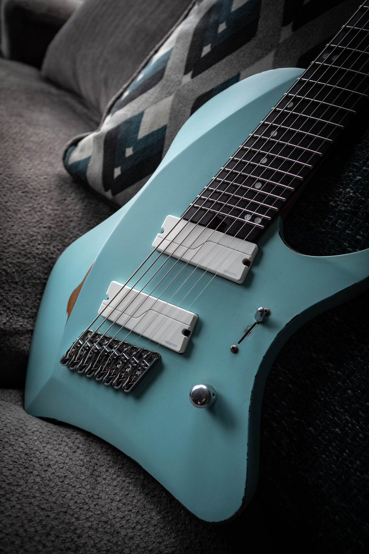 LARADA 8 // Master Series // Miami Blue (Relic)