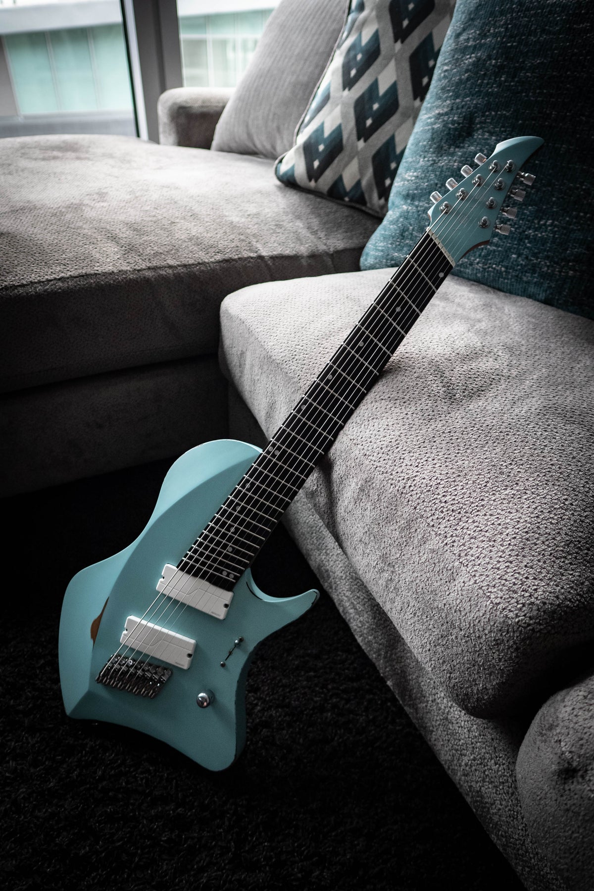 LARADA 8 // Master Series // Miami Blue (Relic)