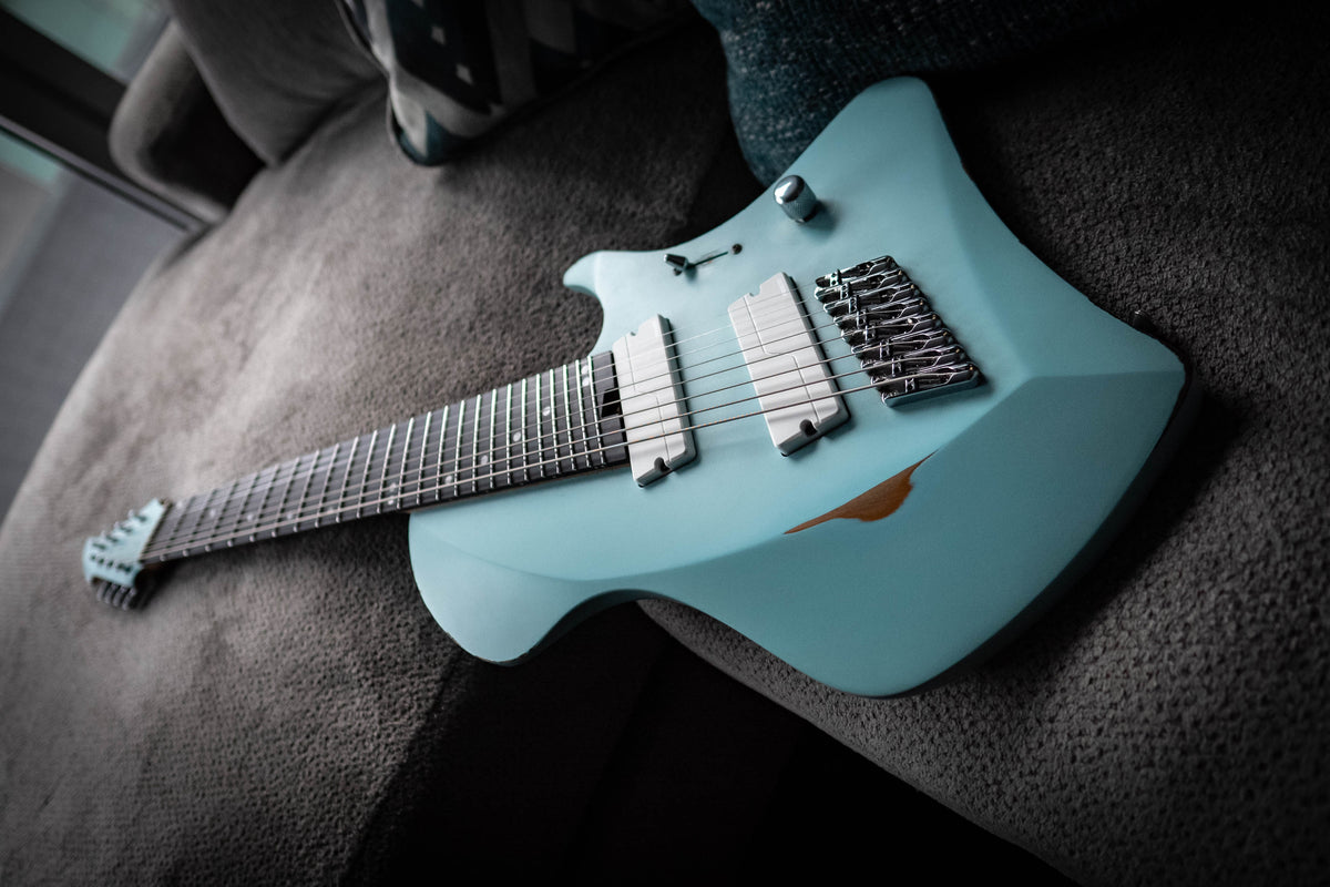 LARADA 8 // Master Series // Miami Blue (Relic)