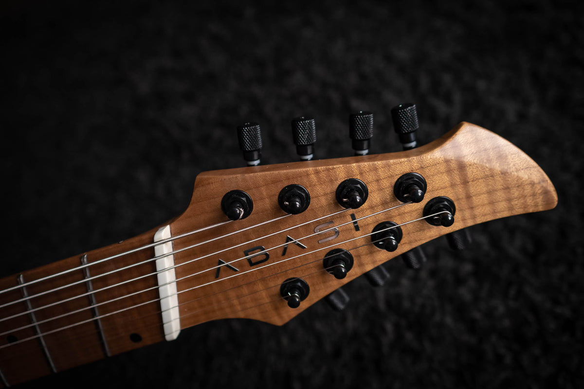 LARADA 8 // Master Series // Autumburst Goldleaf