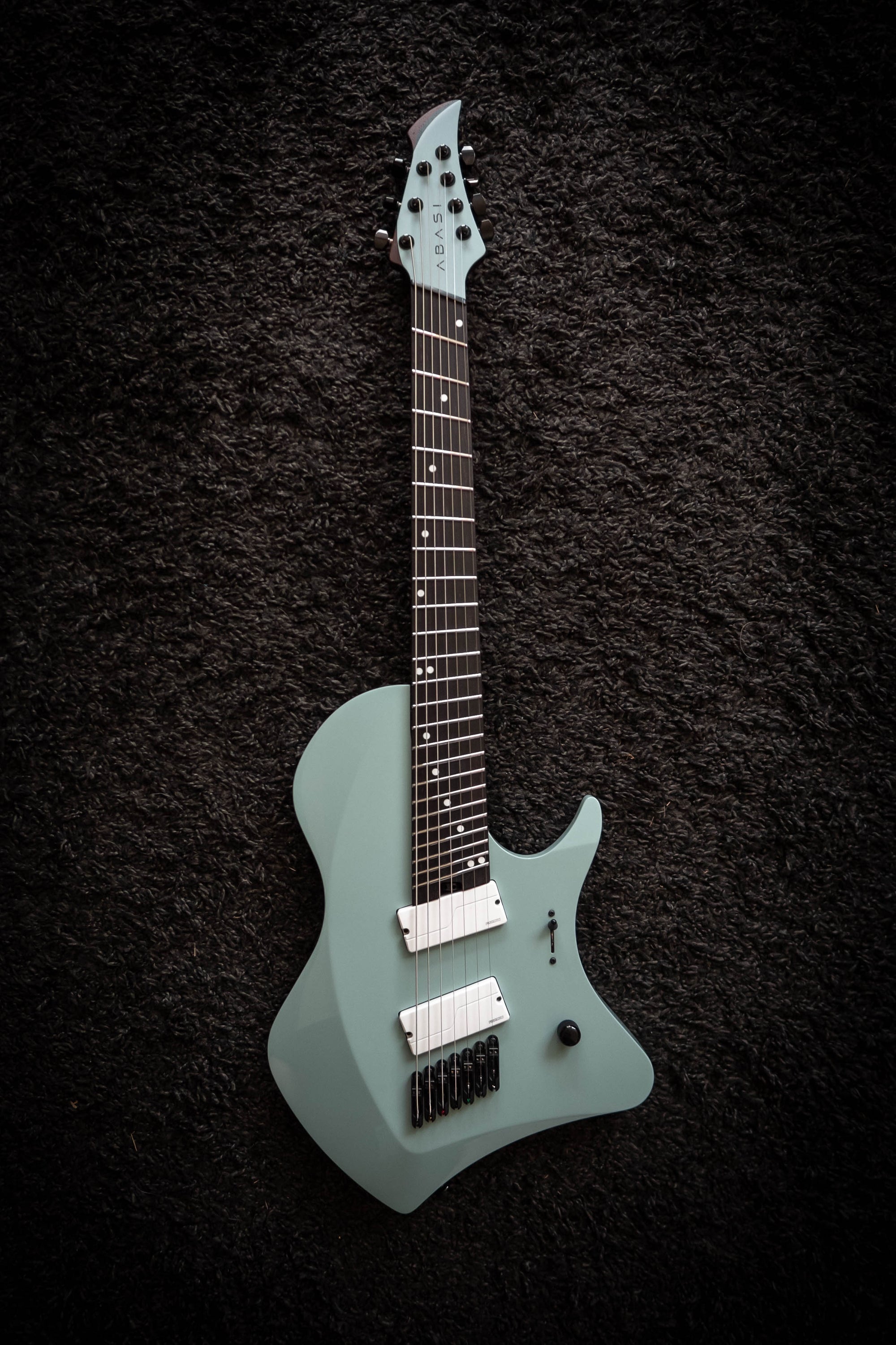 J Larada 7 // Sage [White Pickups]