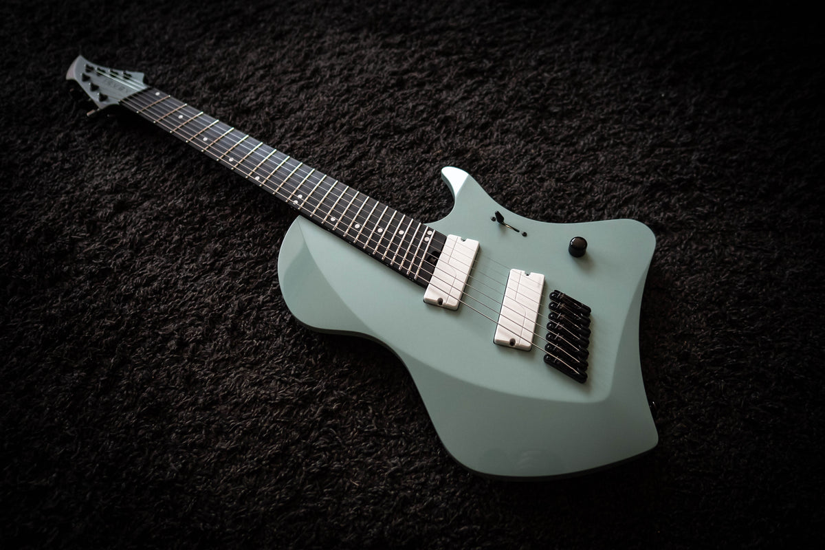 J Larada 7 // Sage [White Pickups]