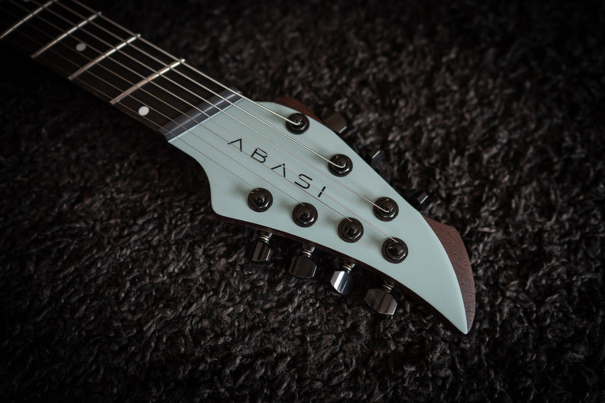 J Larada 7 // Sage [White Pickups]