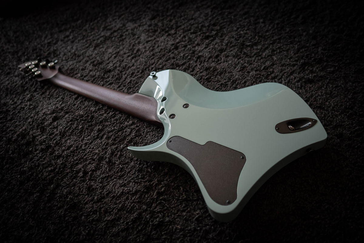 J Larada 7 // Sage [White Pickups]