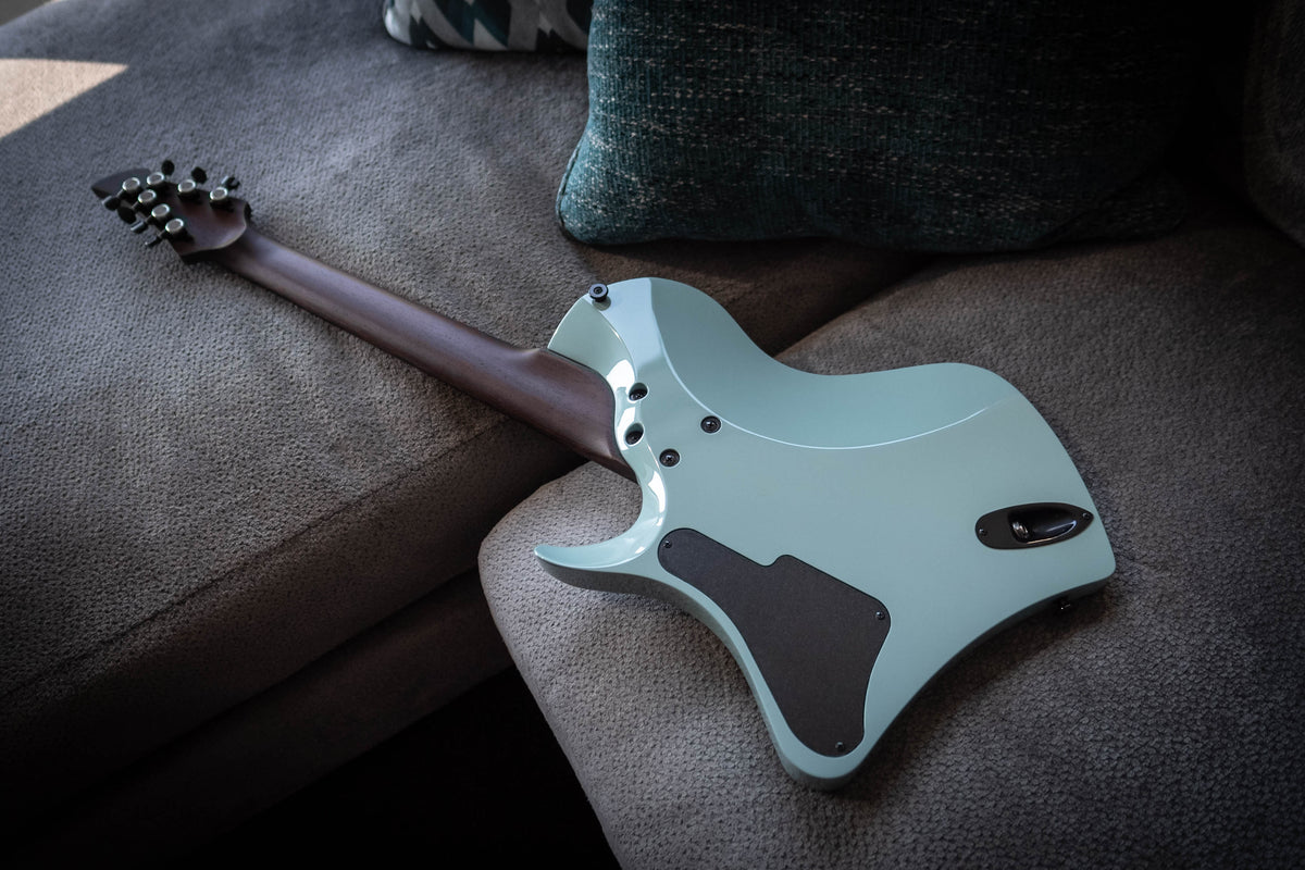 J Larada 7 // Sage [White Pickups]