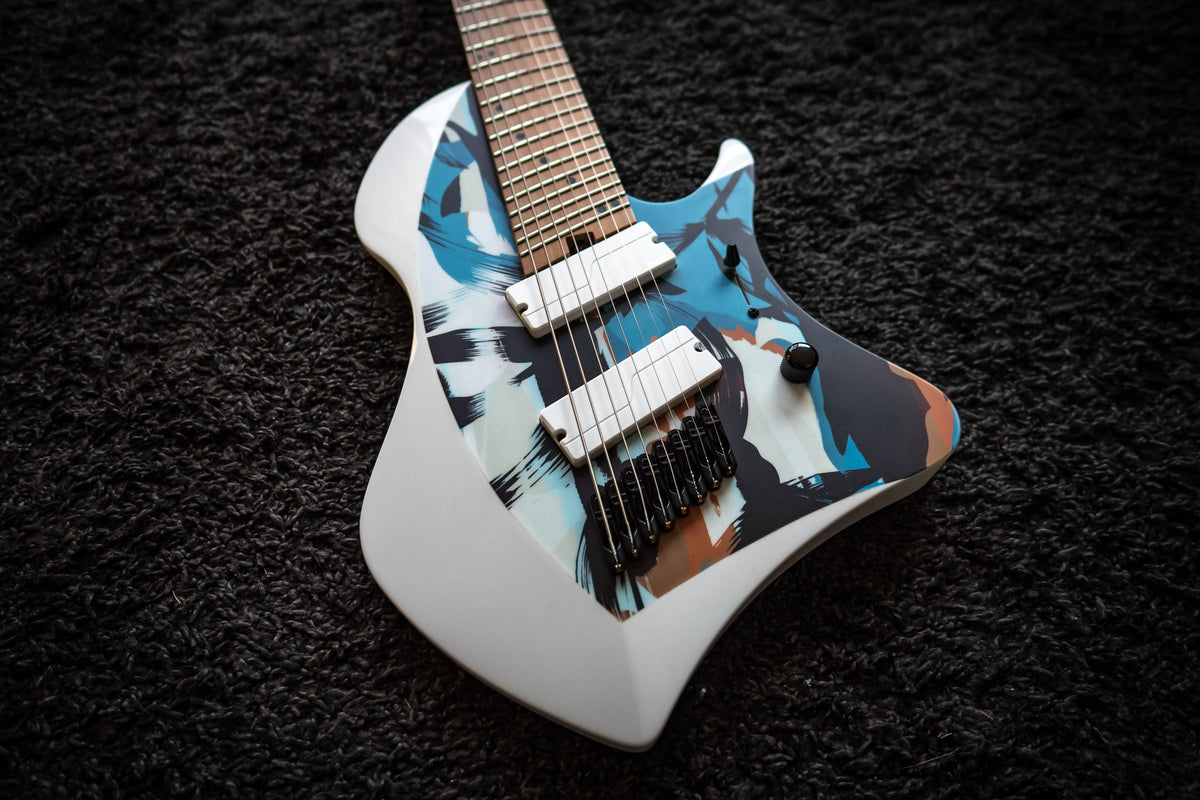 LARADA 8 // Master Series // Malibu Frost (Roasted Maple)