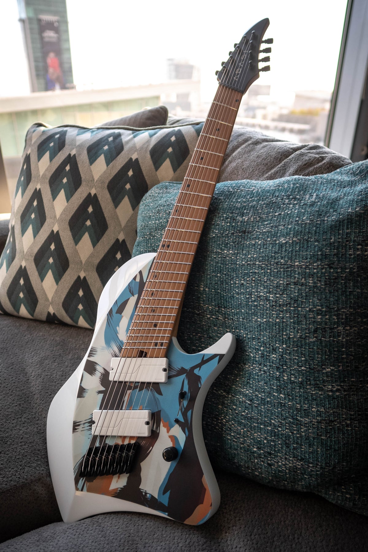 LARADA 8 // Master Series // Malibu Frost (Roasted Maple)