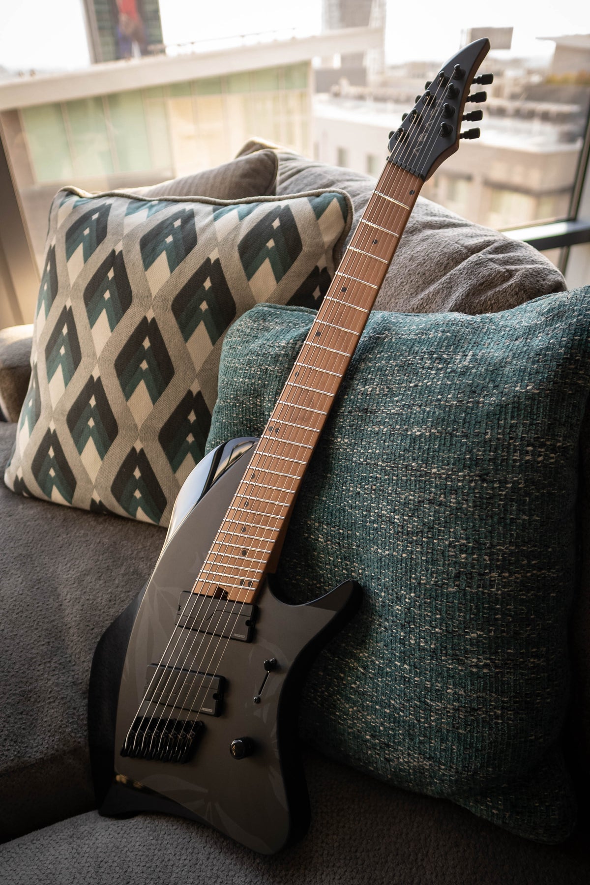 LARADA 8 // Master Series // Night Garden (Roasted Maple)