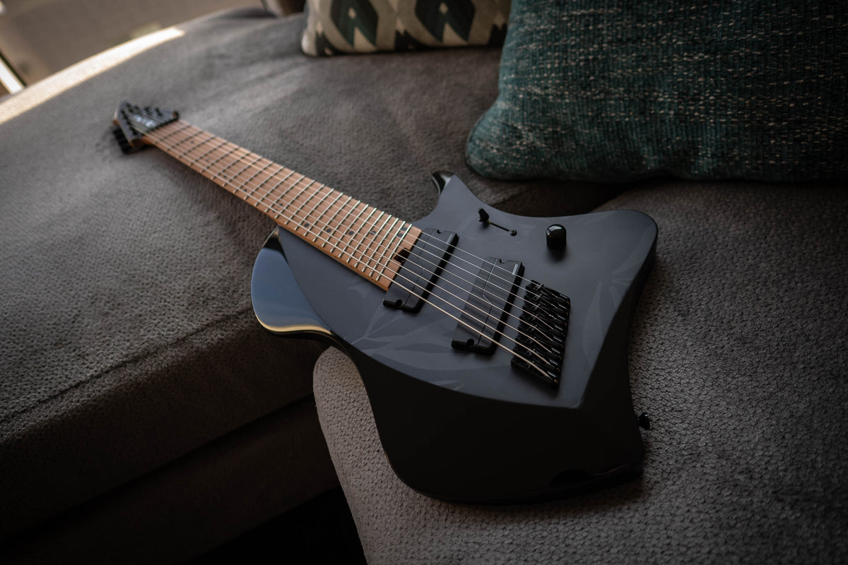 LARADA 8 // Master Series // Night Garden (Roasted Maple)