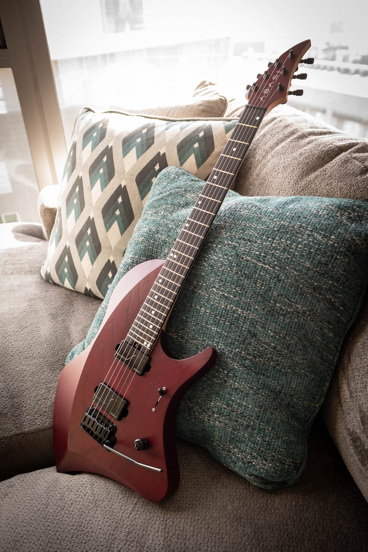 LARADA 6 Spartan // Imola Red