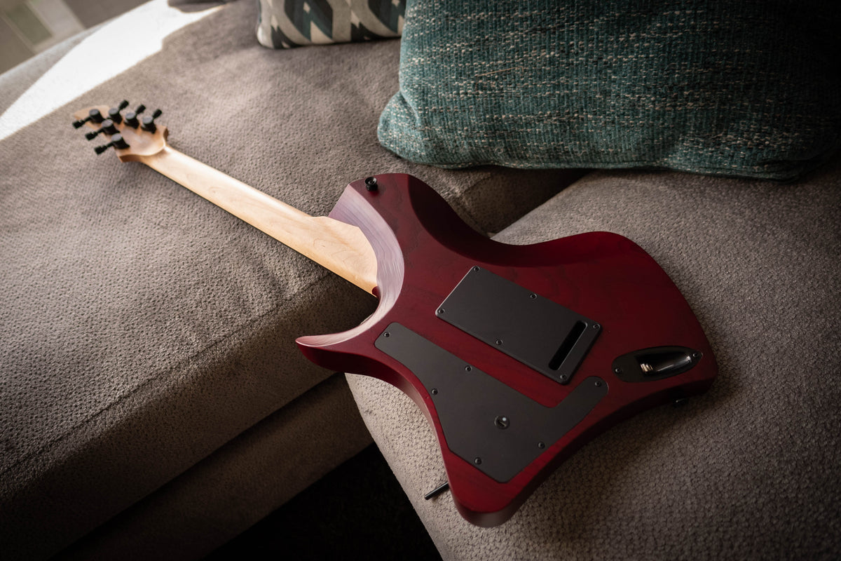 LARADA 6 Spartan // Imola Red