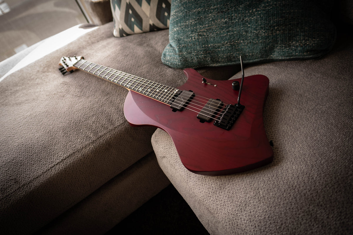 LARADA 6 Spartan // Imola Red