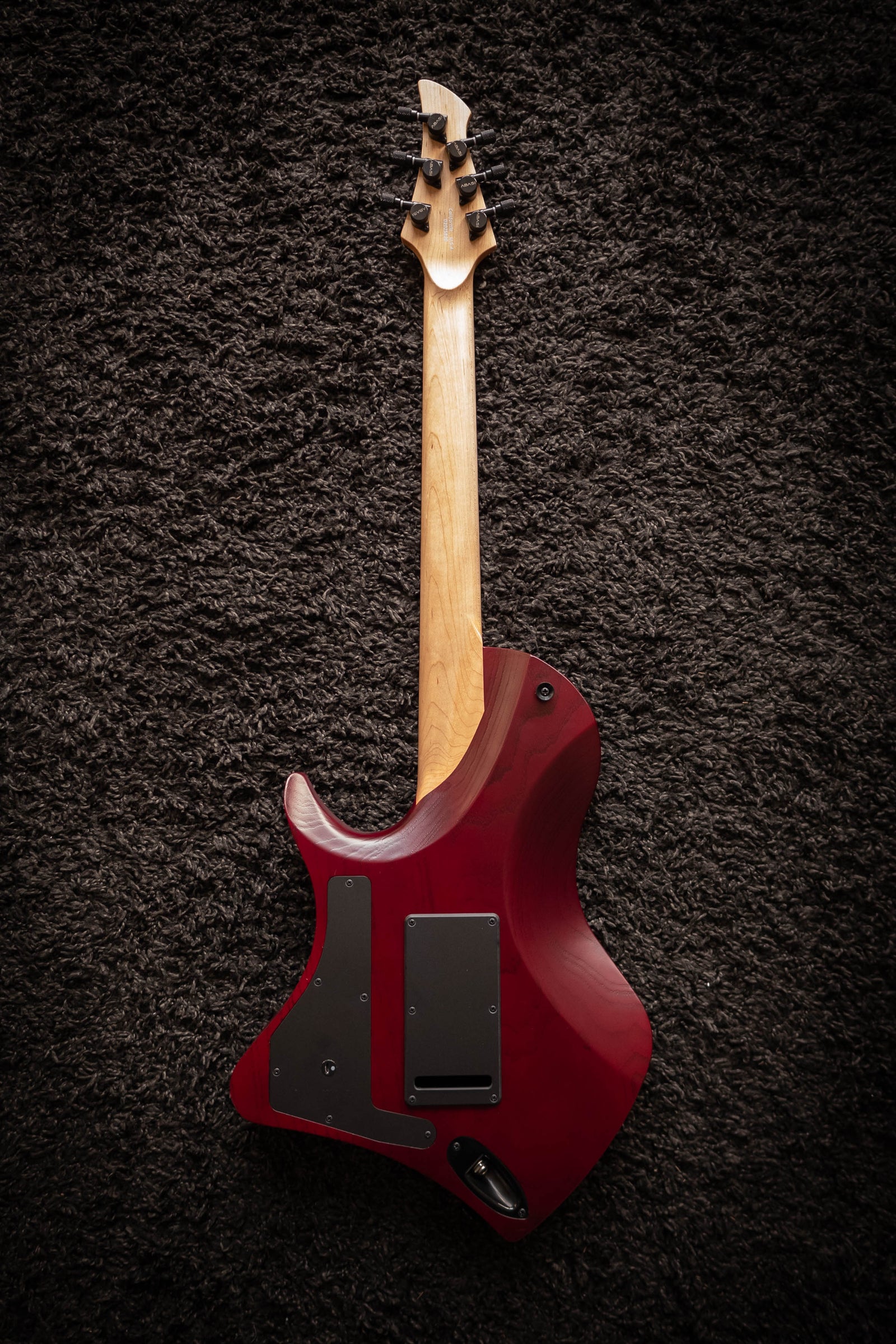 LARADA 6 Spartan // Imola Red