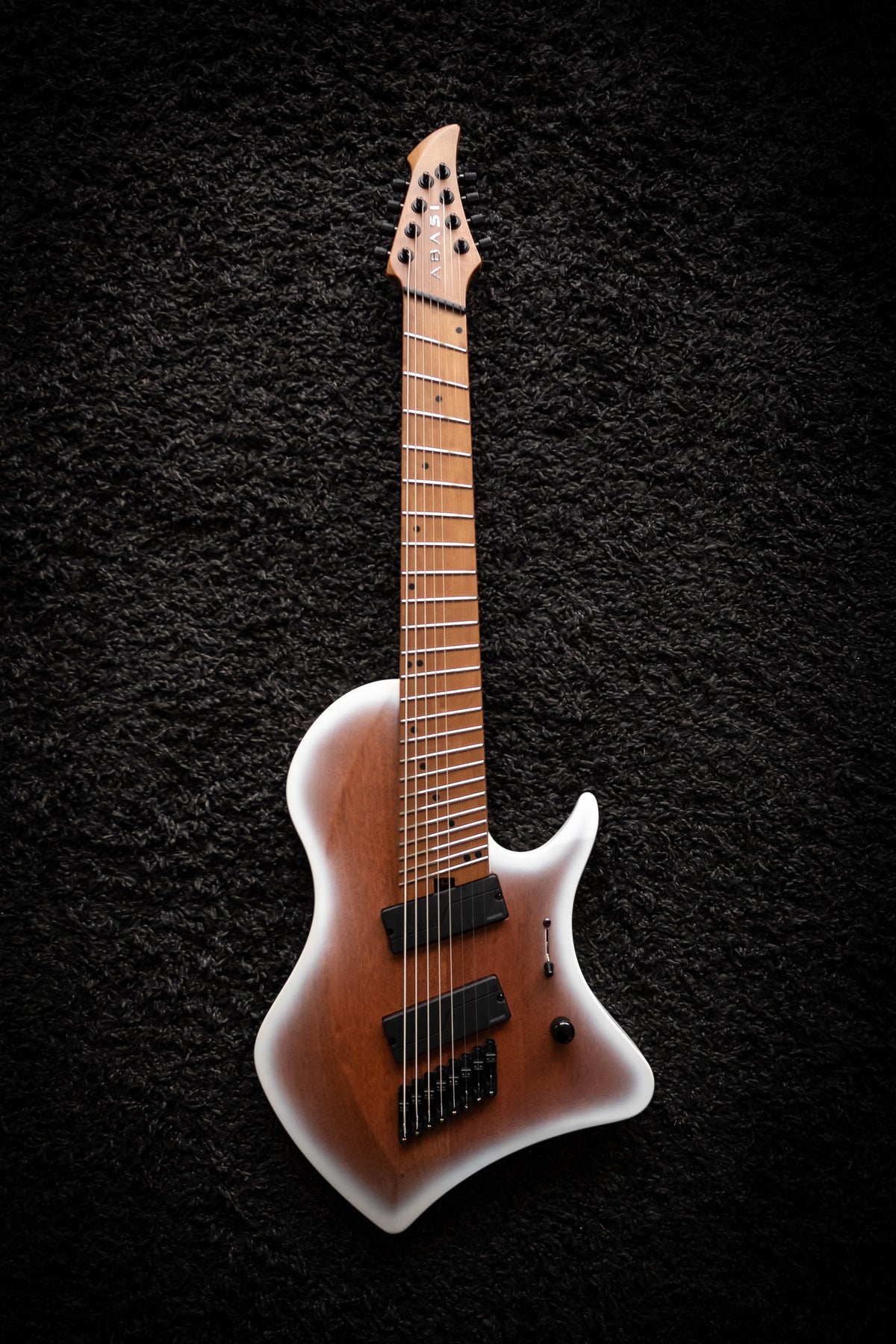 LARADA 8 // Master Series // Whiteburst