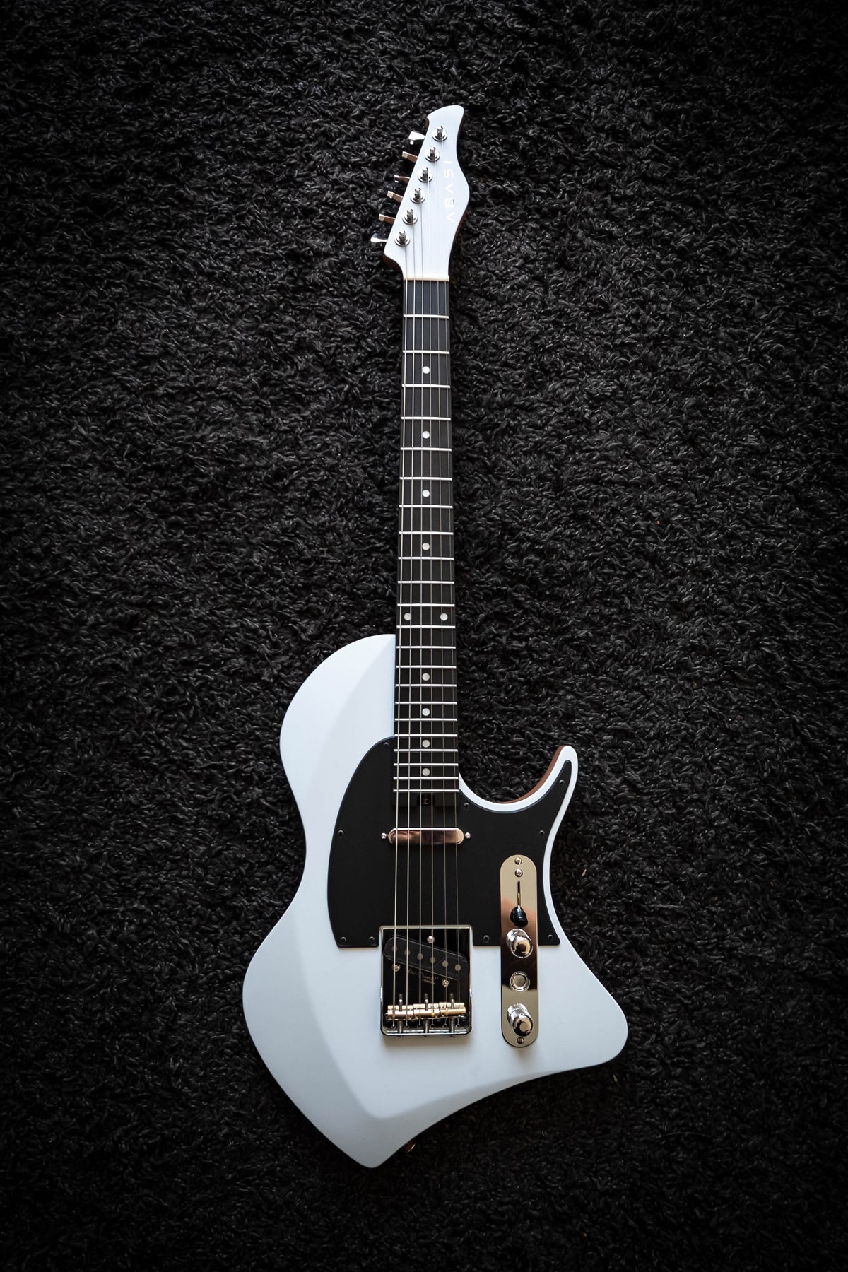 LARADA SPACE T // Arctic White