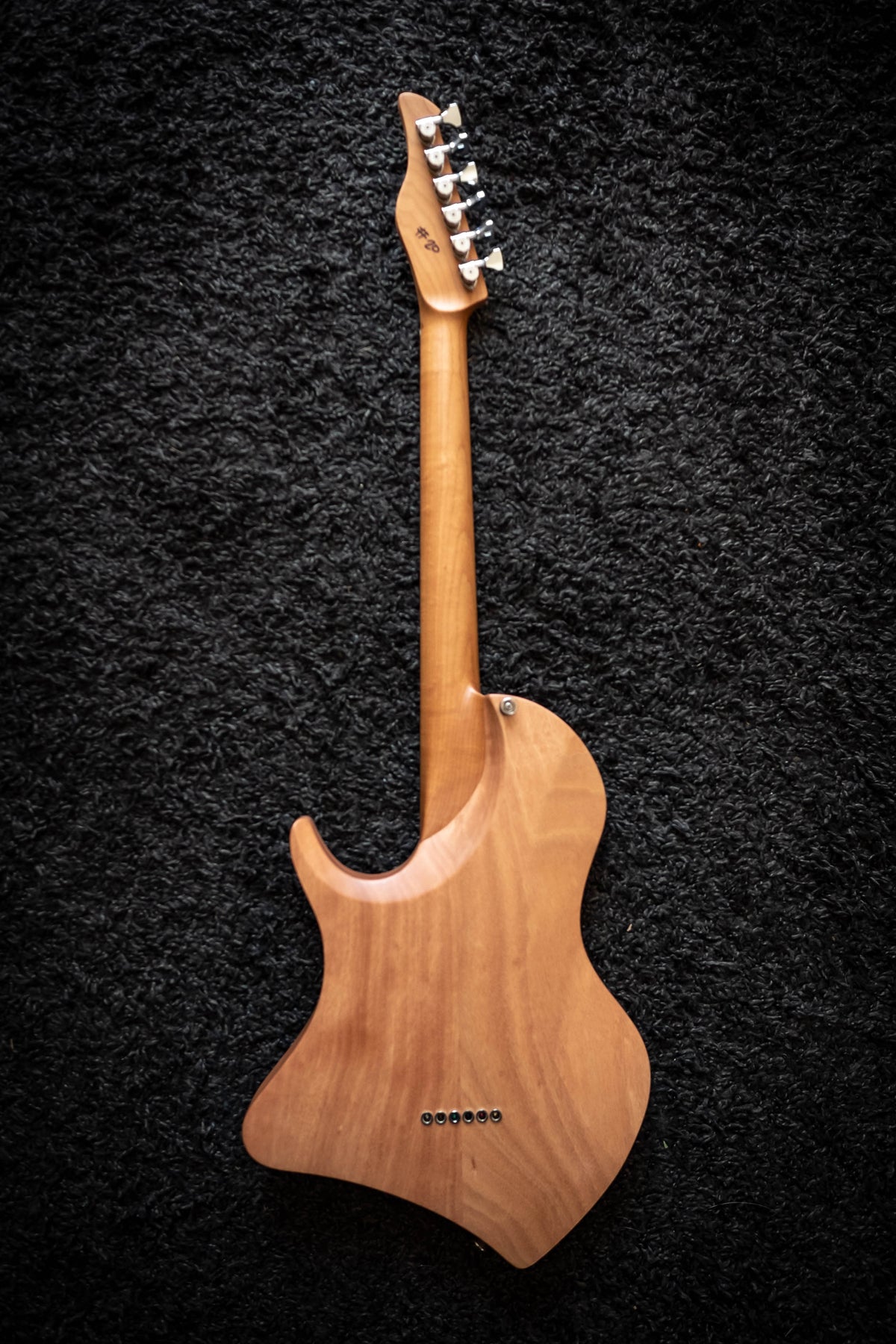 LARADA SPACE T // Arctic White