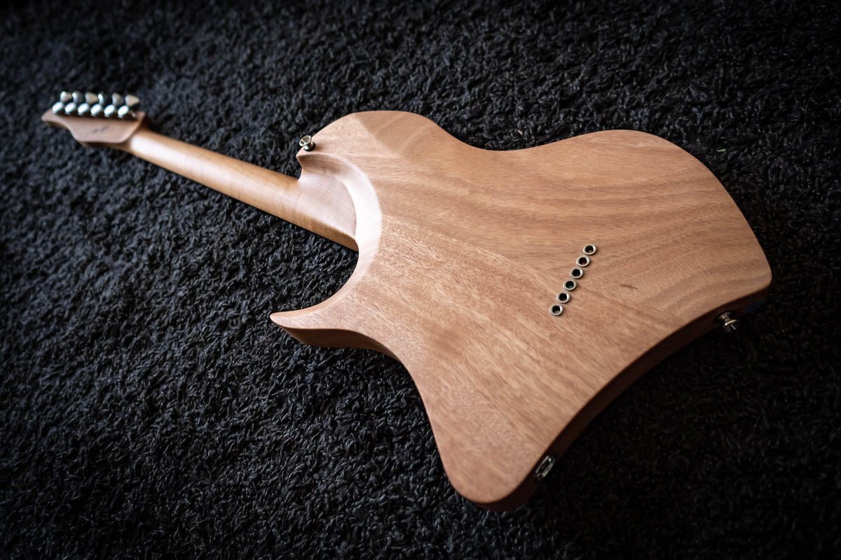 LARADA SPACE T // Arctic White