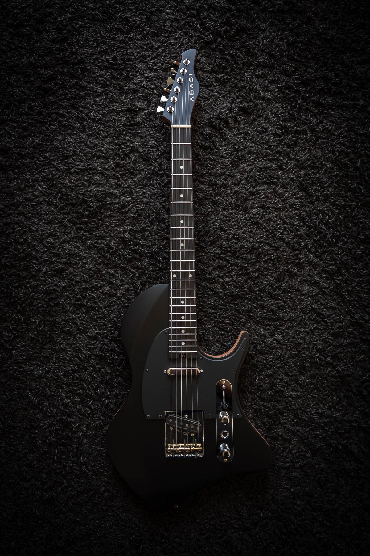 LARADA SPACE T // Black Raven