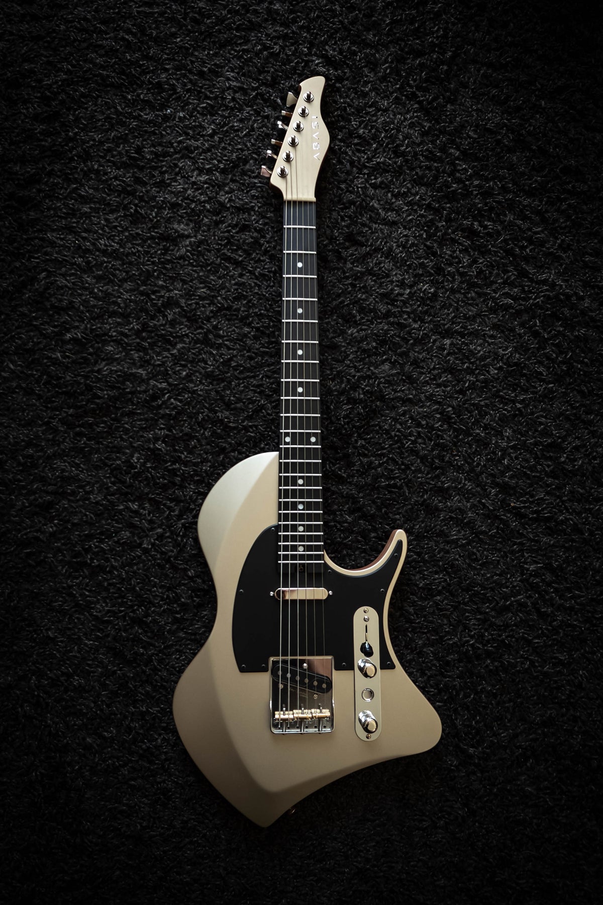 LARADA SPACE T // Champagne