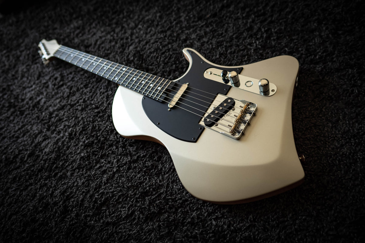 LARADA SPACE T // Champagne