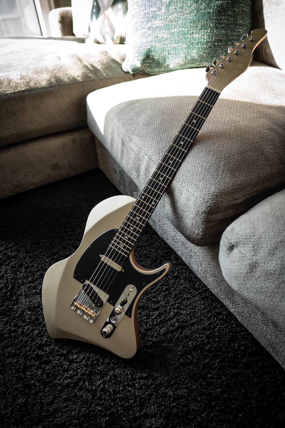 LARADA SPACE T // Champagne