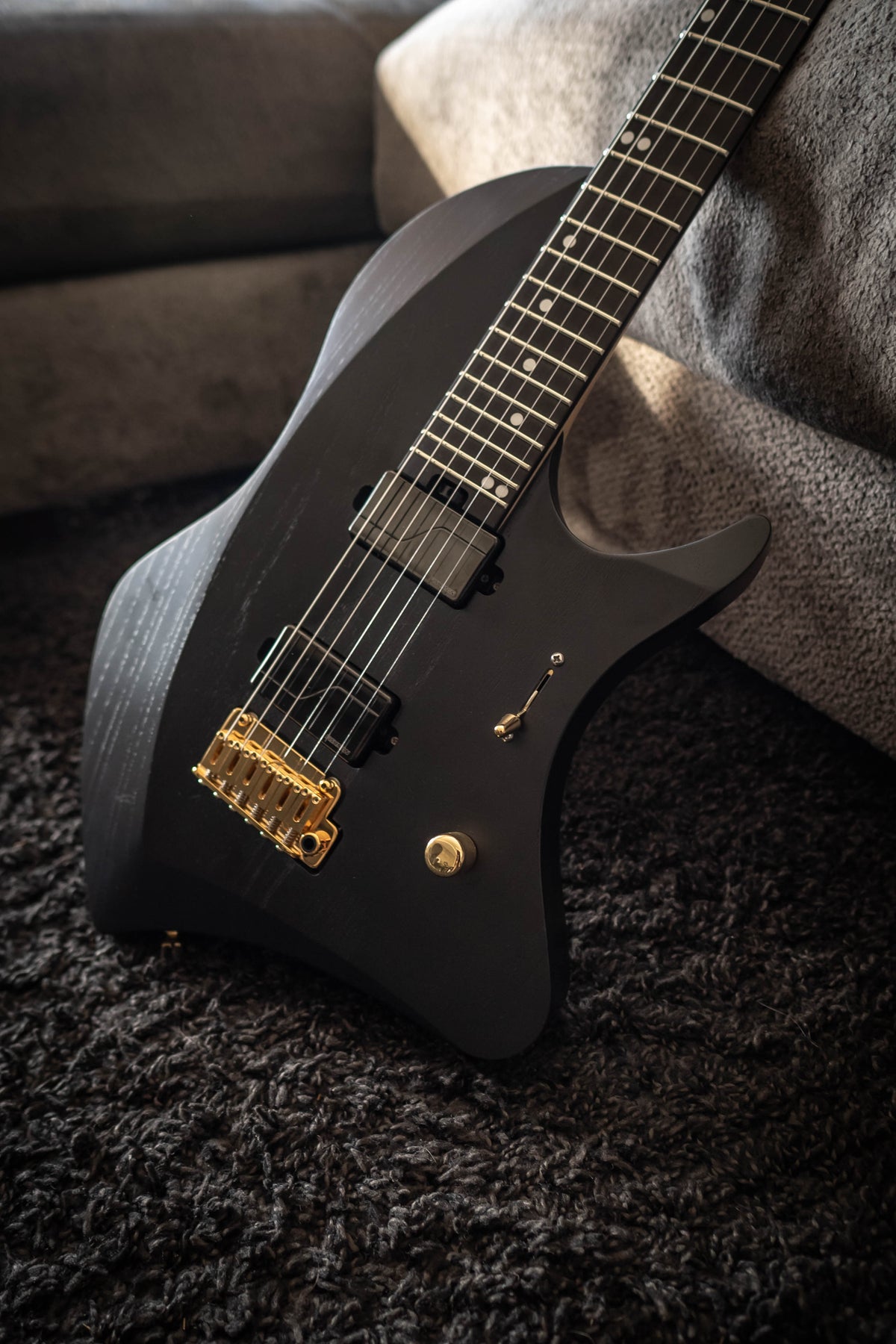 LARADA 6 Spartan // Black Beauty