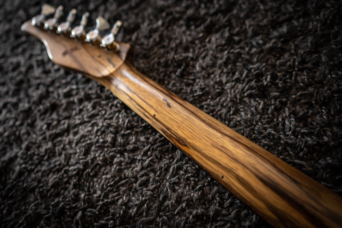 LARADA SPACE T // Dark Ivy Sparkle [Relic]