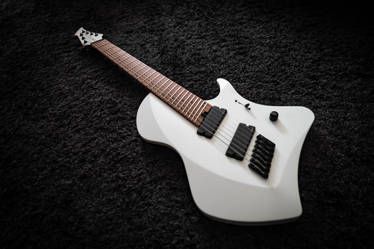 J Larada 7 // Arctic White [Roasted Maple Neck + FB]