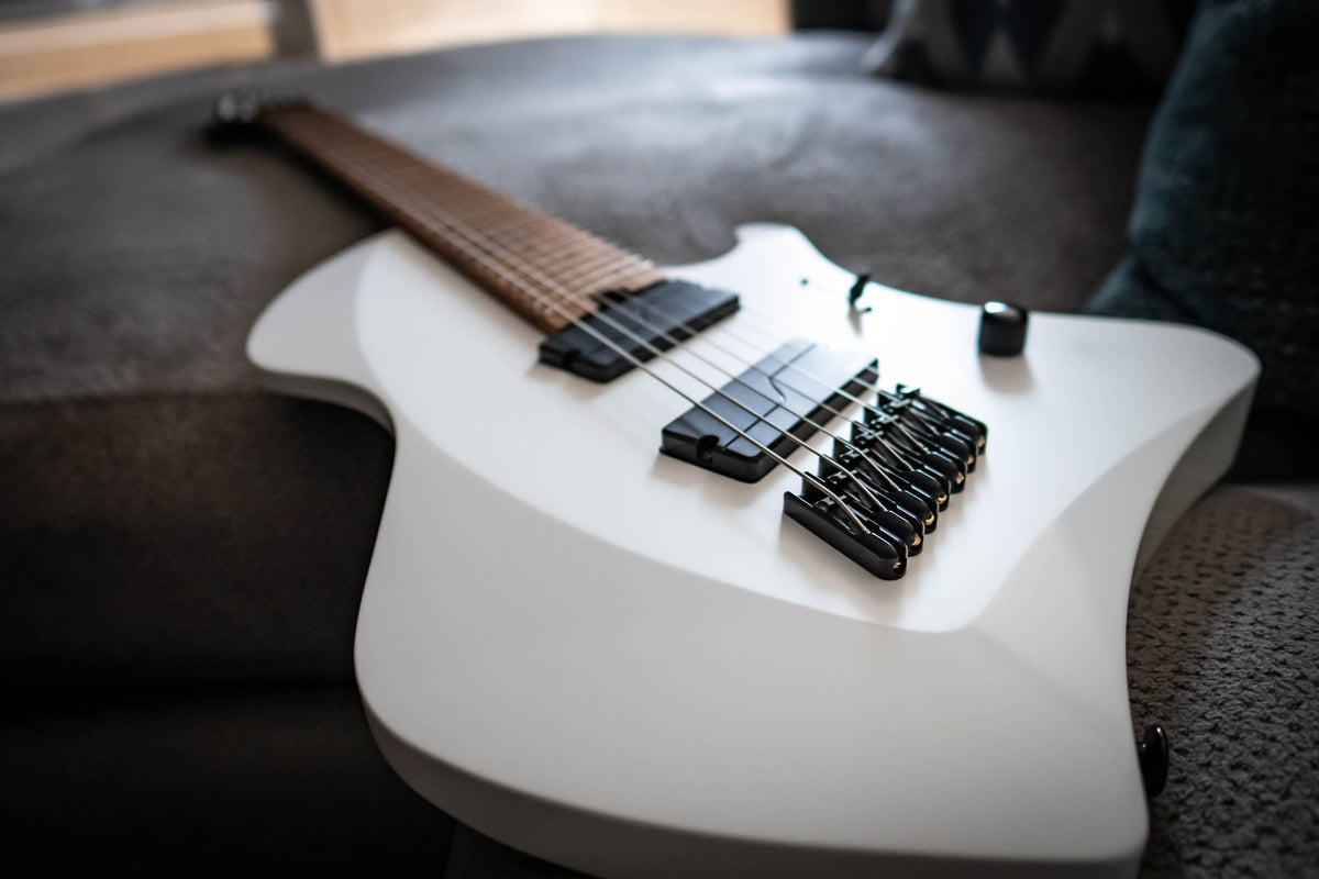 J Larada 7 // Arctic White [Roasted Maple Neck + FB]