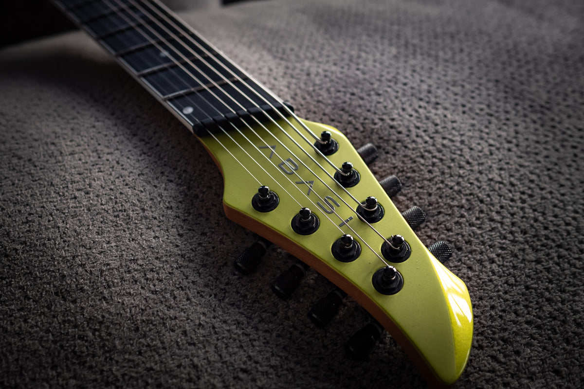 LARADA 8 // Master Series // Artura Green [Richlite]