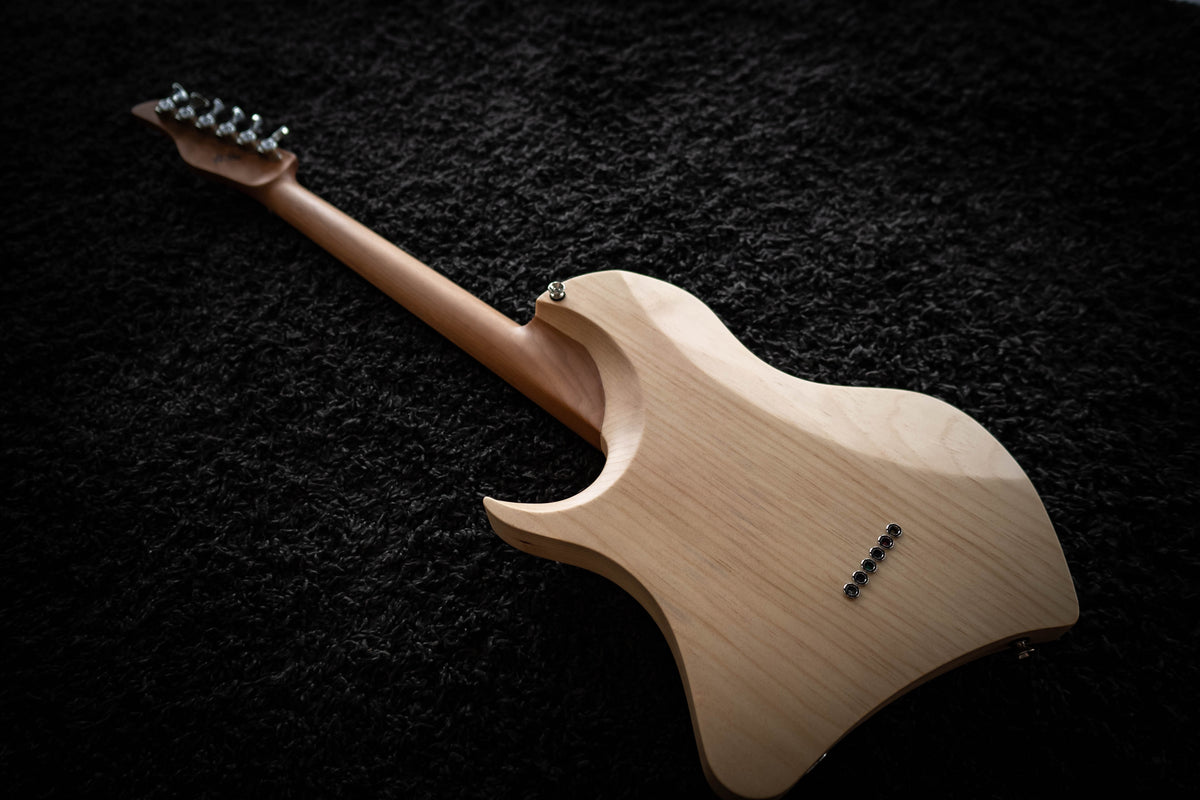 LARADA SPACE T // Sapphire Red