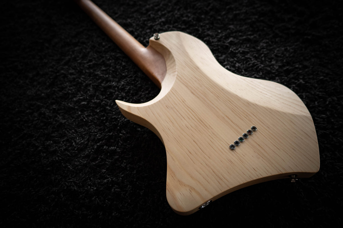 LARADA SPACE T // Champagne (Sugar Pine Body)