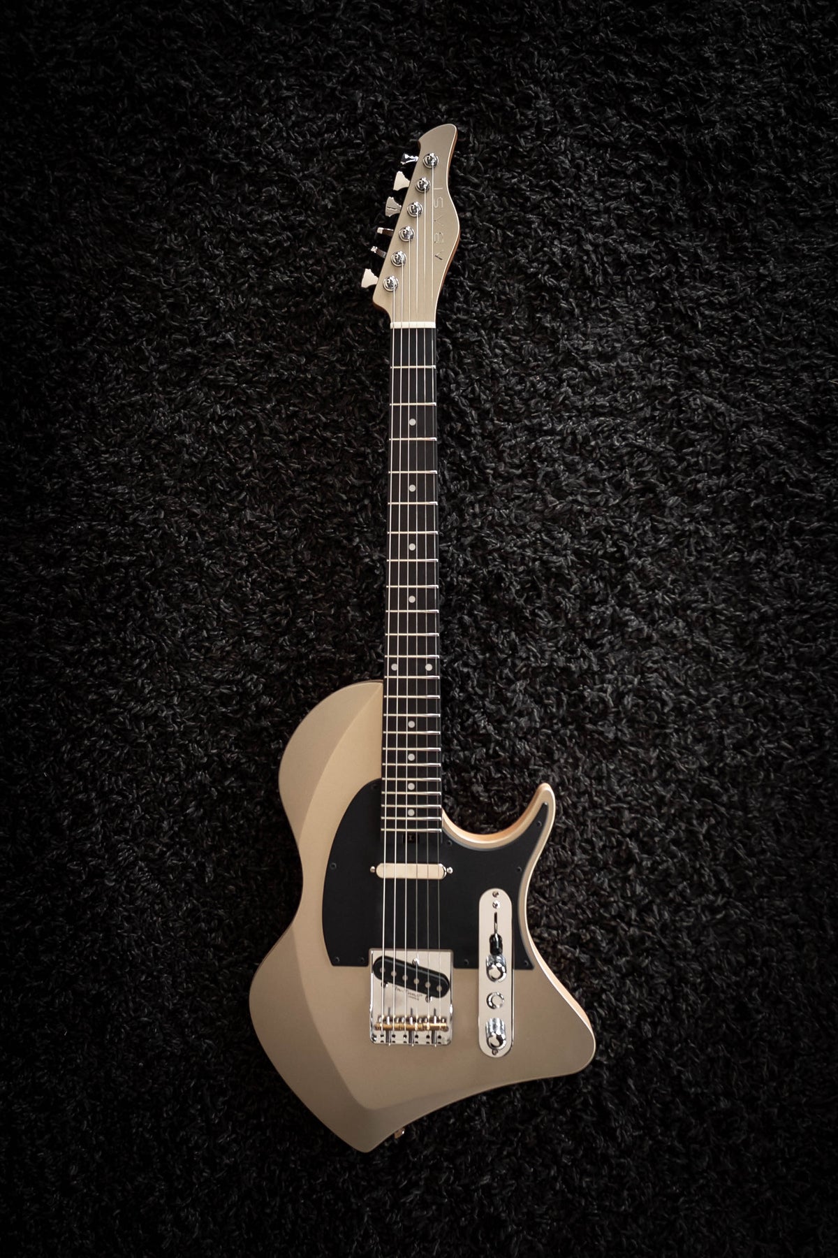 LARADA SPACE T // Champagne (Sugar Pine Body)