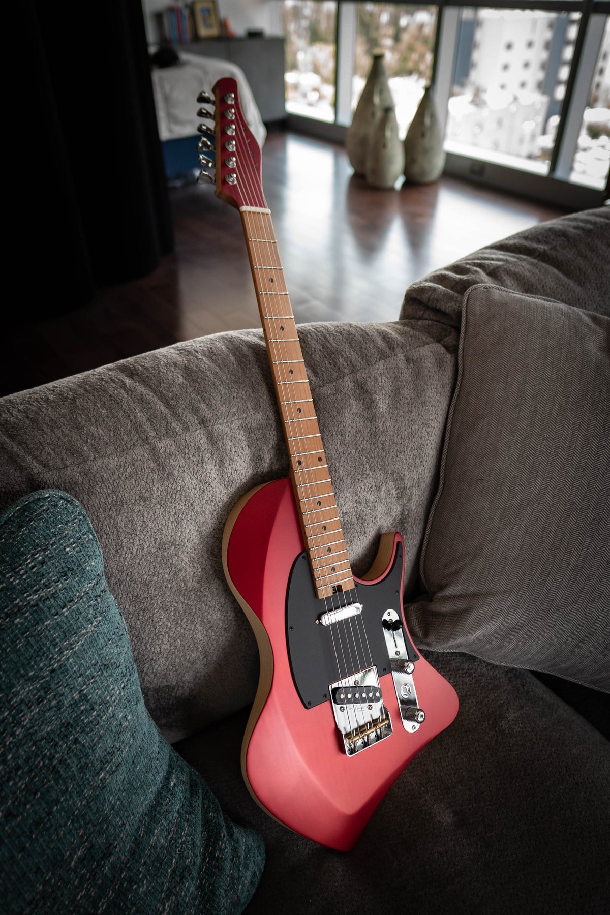 LARADA SPACE T // Sapphire Red (Roasted Maple FB)