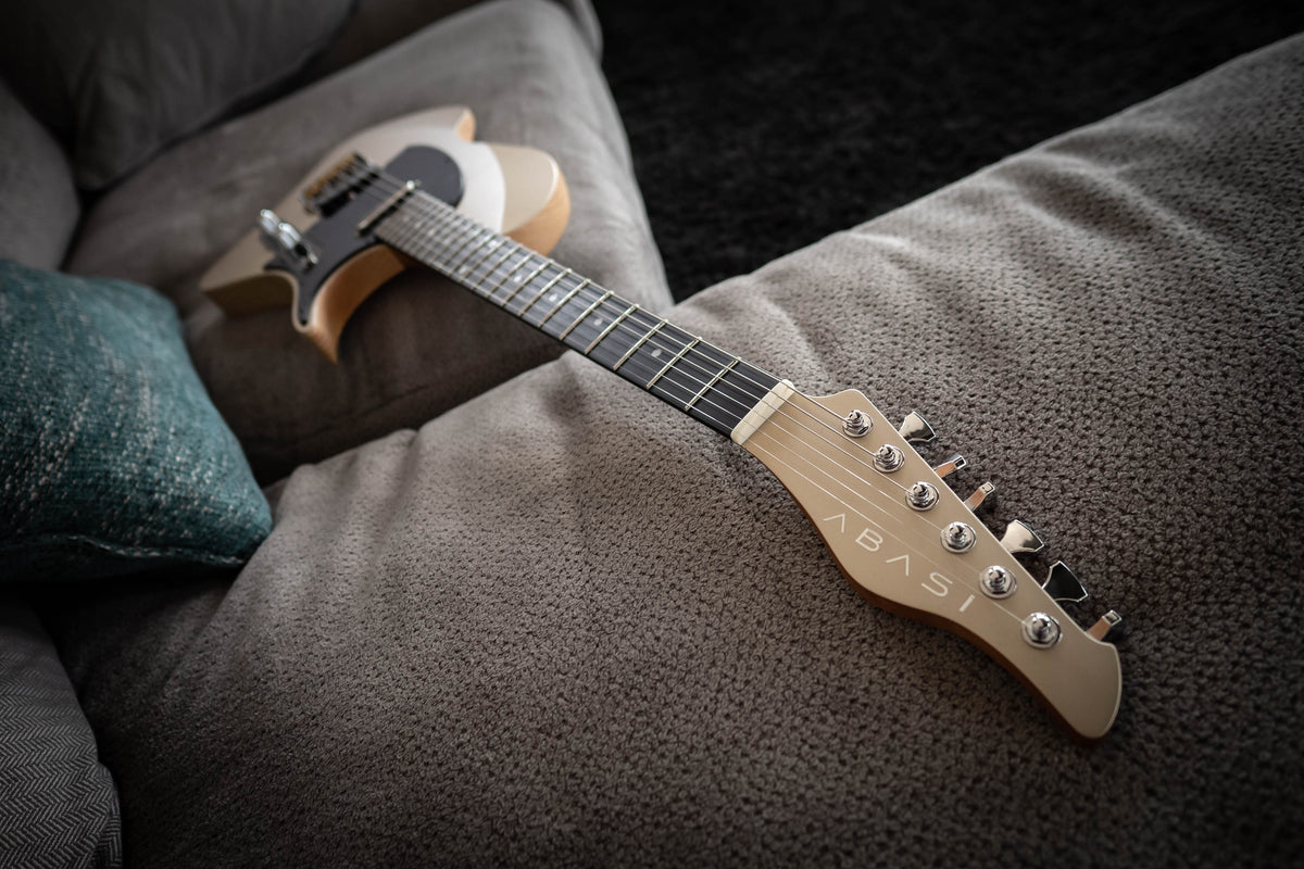 LARADA SPACE T // Champagne (Sugar Pine Body)