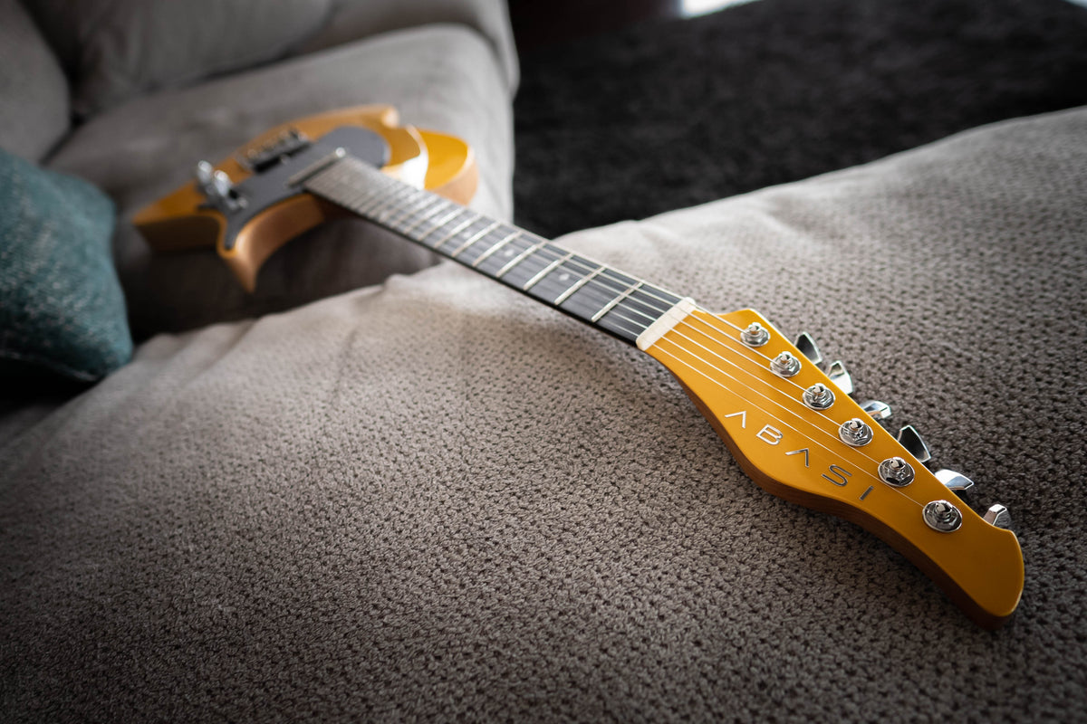 LARADA SPACE T // Solarbeam Yellow