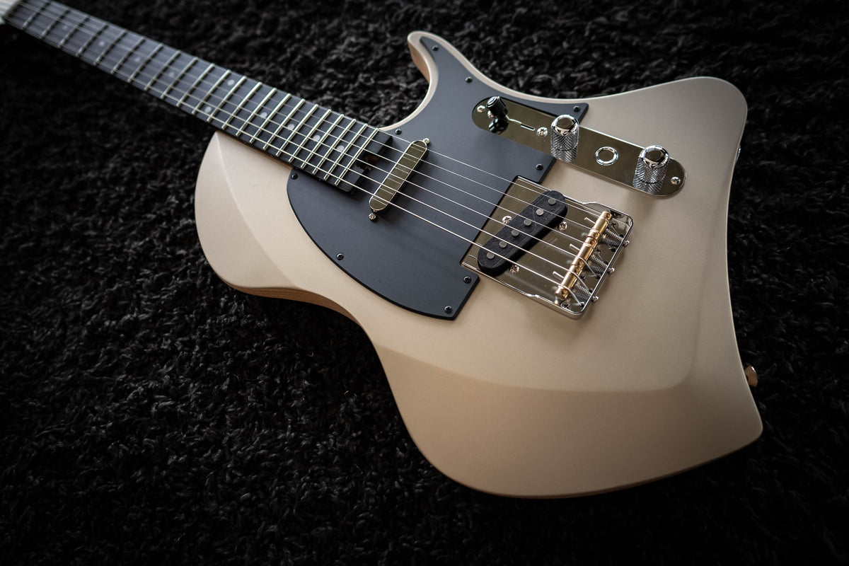 LARADA SPACE T // Champagne (Sugar Pine Body)