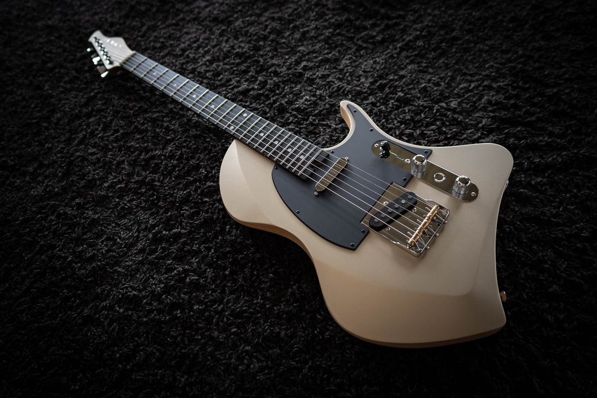 LARADA SPACE T // Champagne (Sugar Pine Body)