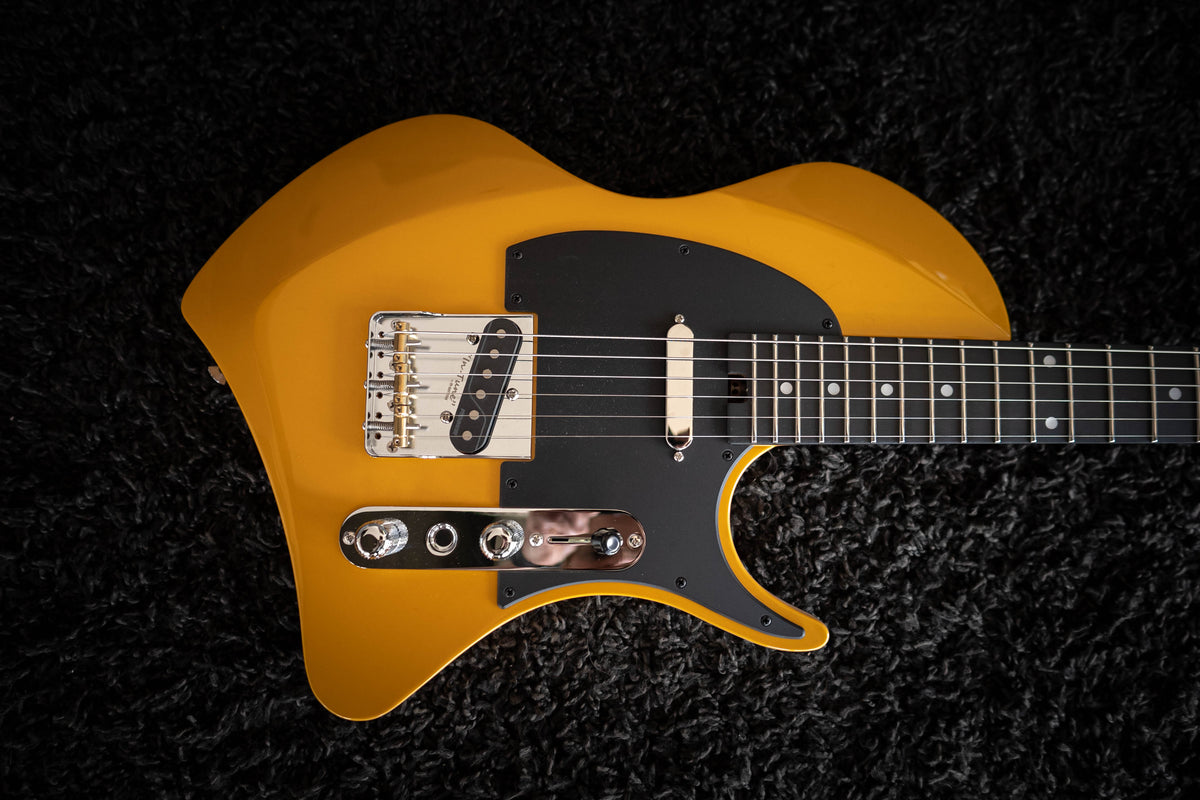 LARADA SPACE T // Solarbeam Yellow