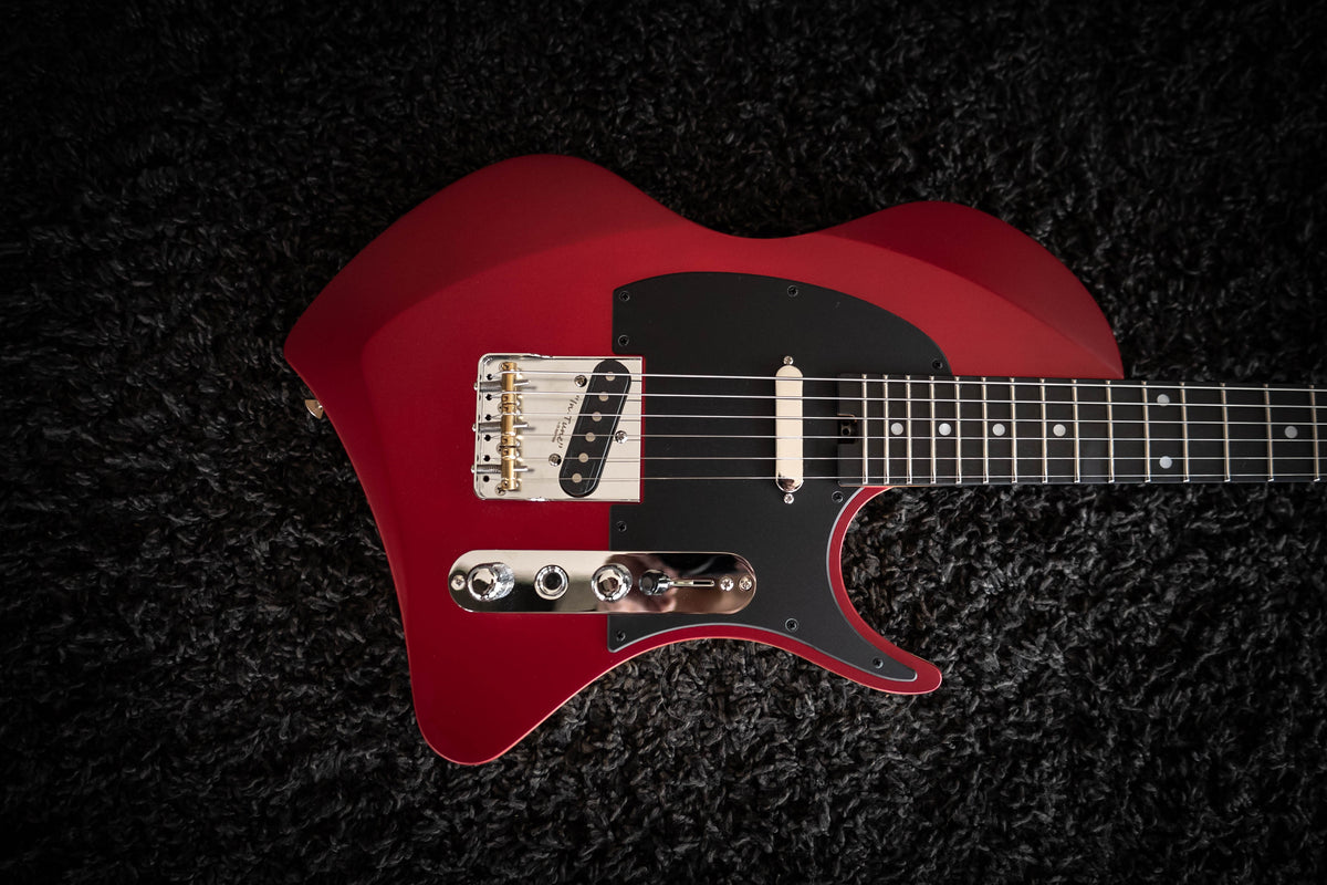 LARADA SPACE T // Sapphire Red