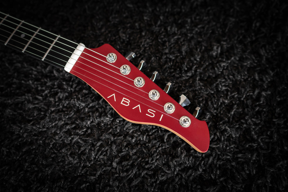 LARADA SPACE T // Sapphire Red